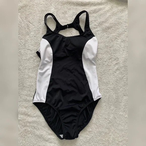 One piece bikini - Picture 1 of 4